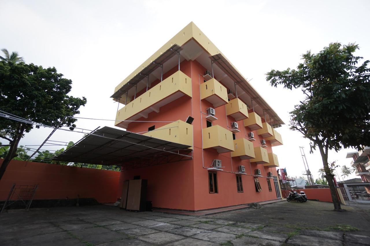 Oyo 2486 Bahana Guest House Μανάντο Εξωτερικό φωτογραφία